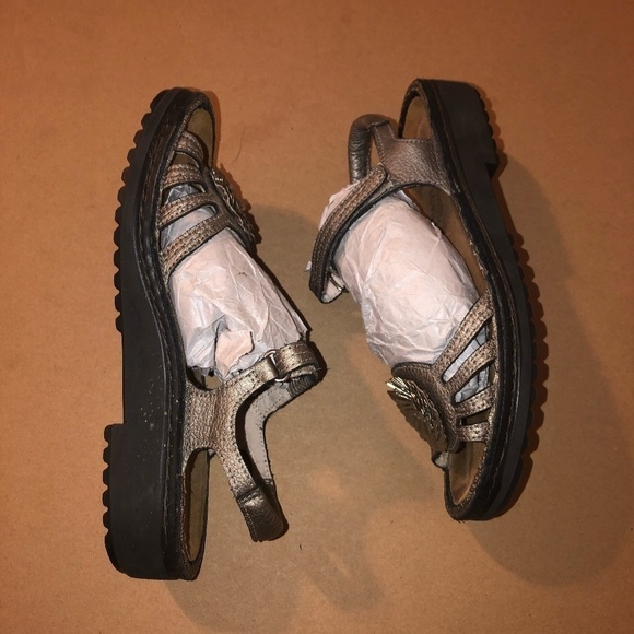 NAOT Sandals Women's Size US6/6.5 Metallic Silver Strappy Floral Open Toe Shoes - Picture 9 of 11